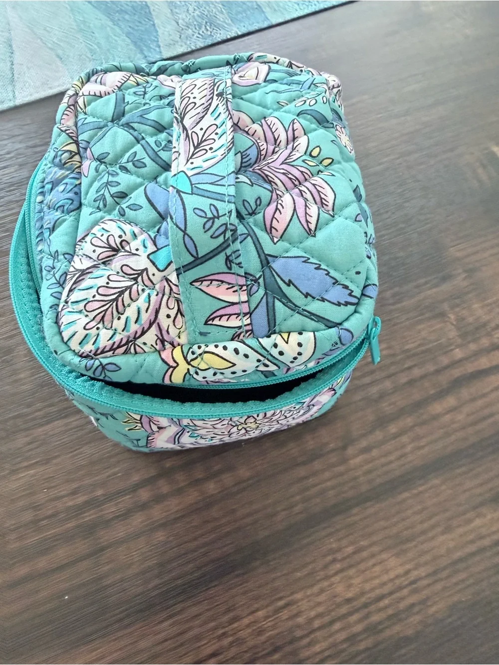 Vera Bradley compact quilted
